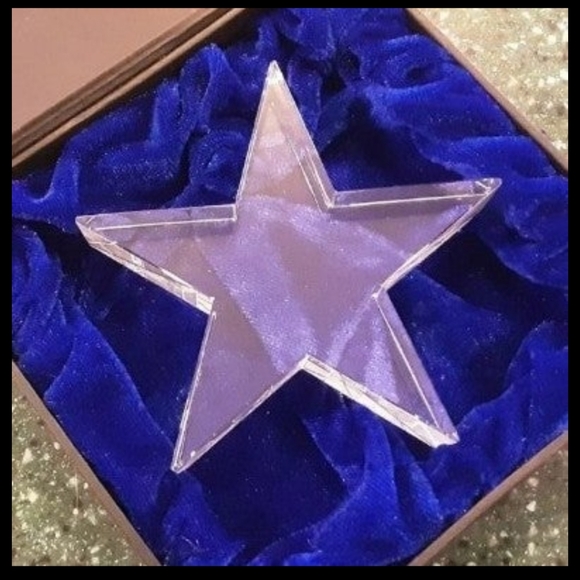 Crystal Glass Star Paperweight & Gift Box - Picture 2 of 7